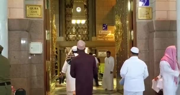 Аль-Медина, Саудовская Аравия, сентябрь 2016 года мечеть Набави — стоковое видео