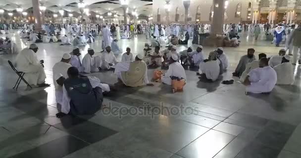 Al Madinah, Saudi arabia, September 2016 masjid (mosque) nabawi — Stock Video