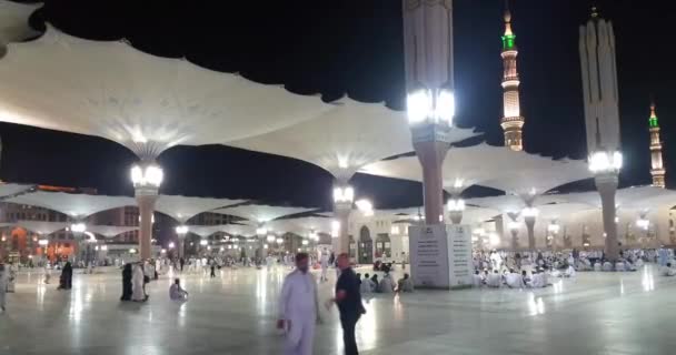 Al Madinah, Arabia Saudita, septiembre 2016 masjid (mezquita) nabawi — Vídeo de stock