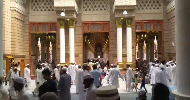 Al Madinah, Arabia Saudita, septiembre 2016 masjid (mezquita) nabawi — Vídeo de stock