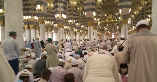 Al Madinah, Arabia Saudita, septiembre 2016 masjid (mezquita) nabawi — Vídeos de Stock