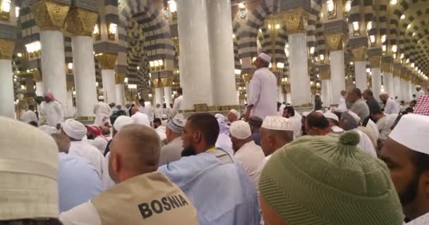 沙特阿拉伯阿尔马迪纳，2016年9月，清真寺（清真寺）纳巴维 — 图库视频影像