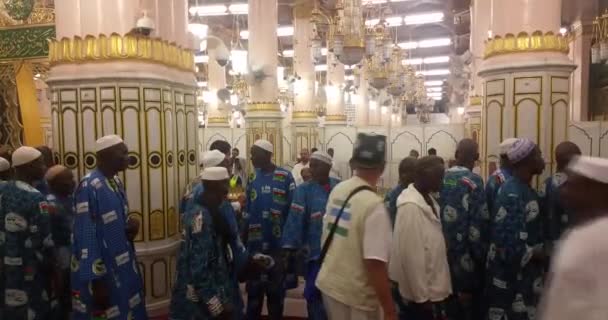 Аль-Медина, Саудовская Аравия, сентябрь 2016 года мечеть Набави — стоковое видео
