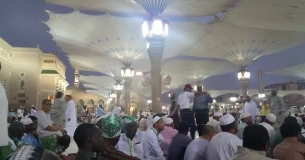 Al Madinah, Saúdská Arábie, září 2016 masdžid (mešita) nabawi — Stock video