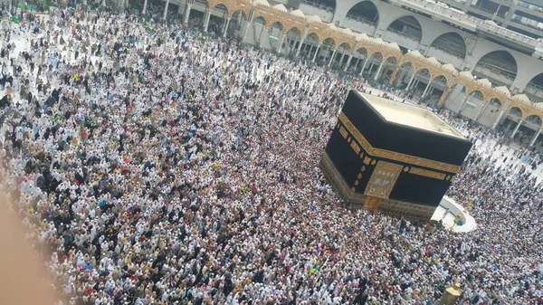 Mecca, Szaúd-Arábia, szeptember 2016 - muzulmán zarándokok — Stock Fotó