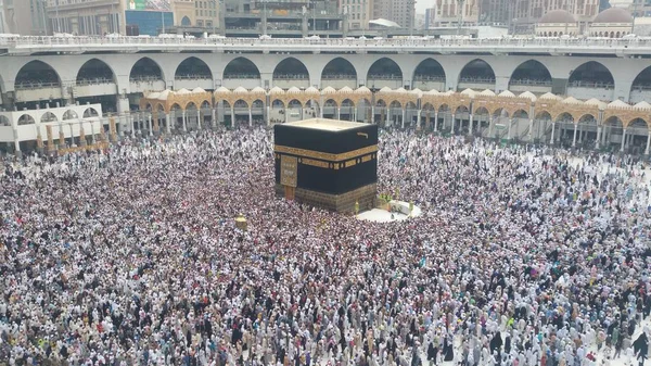 MECCA, ARABIA SAUDITA, septiembre de 2016 - peregrinos musulmanes — Foto de Stock