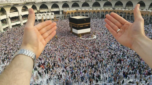 Mecca, Szaúd-Arábia, szeptember 2016 - muzulmán zarándokok — Stock Fotó