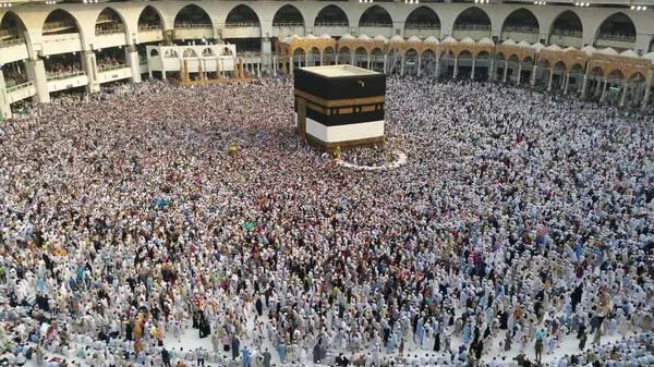 MECCA, SAUDI ARABIA, setembro de 2016 - Peregrinos muçulmanos — Fotografia de Stock