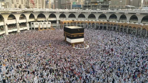 MECCA, SAUDI ARABIA, setembro de 2016 - Peregrinos muçulmanos — Fotografia de Stock