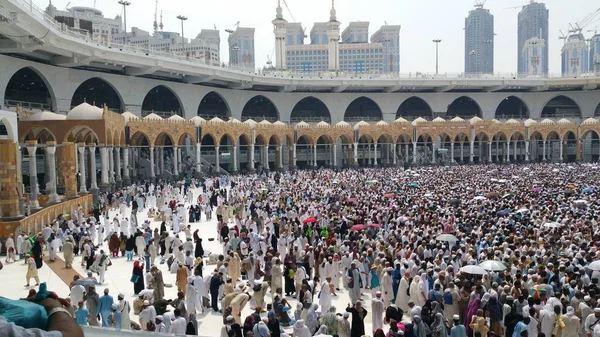 MECCA, ARABIA SAUDITA, septiembre de 2016 - peregrinos musulmanes — Foto de Stock