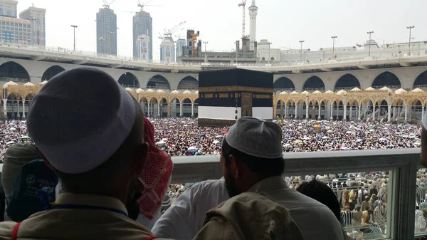 MECCA, ARABIA SAUDITA, septiembre de 2016 - peregrinos musulmanes —  Fotos de Stock