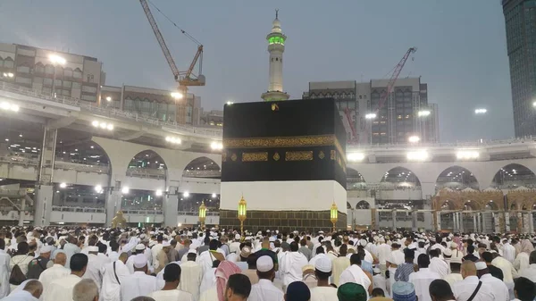 MECCA, SAUDI ARABIA, setembro de 2016 - Peregrinos muçulmanos — Fotografia de Stock