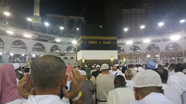 Mekka, Arabia Saudyjska, września 2016 - muzułmańskich pielgrzymów z wszystkich o — Zdjęcie stockowe