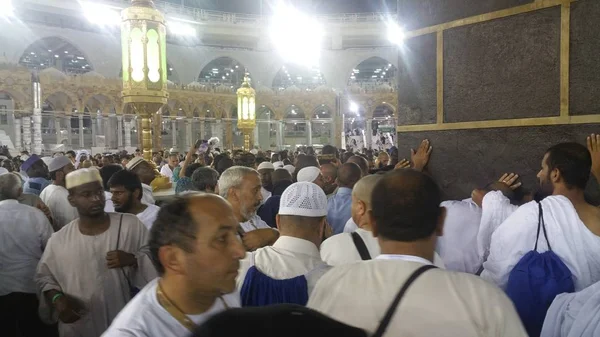 MECCA, SAUDI ARABIA, setembro 2016 - Peregrinos muçulmanos de todos os lugares — Fotografia de Stock