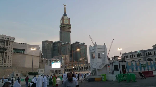 MECCA, ARABIA SAUDITA, septiembre 2016 - peregrinos musulmanes de todos o — Foto de Stock