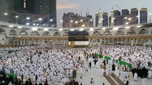 Мекка, Саудівська Аравія, вересень 2016 - мусульманських паломників з усіх o — стокове фото