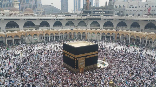 MECCA, SAUDI ARABIA, settembre 2016 - Pellegrini musulmani da tutte le parti — Foto Stock