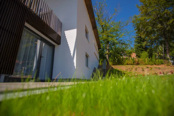 Dış yeşil bahçeli lüks Villa