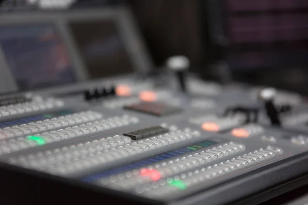 Sänds studio video och audio switcher mixer — Stockfoto