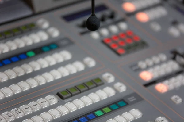 Sänds studio video och audio switcher mixer — Stockfoto