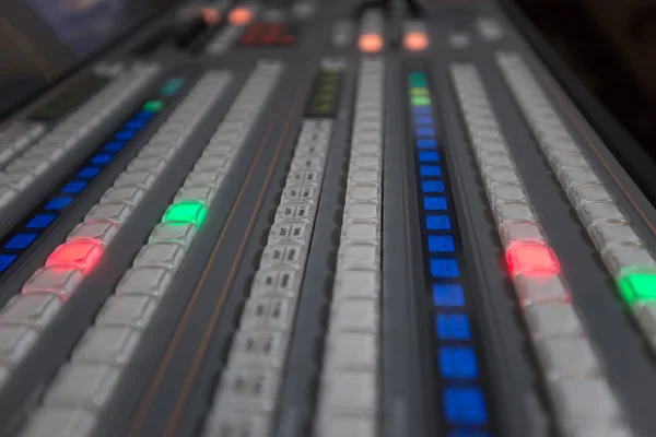 Broadcast studio audio és video switcher mixer — Stock Fotó
