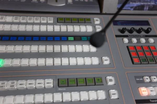 Uitzending studio video en audio switcher mixer — Stockfoto