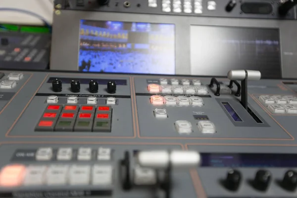 Broadcast studio audio és video switcher mixer — Stock Fotó