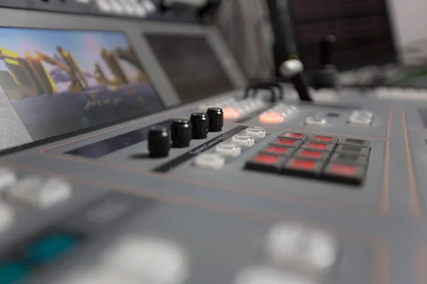 Broadcast studio audio és video switcher mixer — Stock Fotó