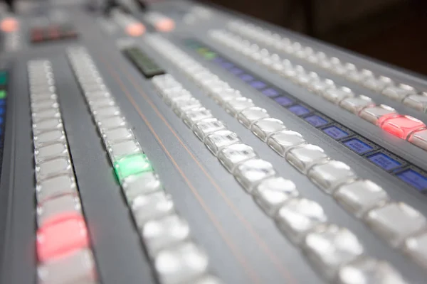 Εκπομπή στούντιο ήχου και βίντεο switcher μίξερ — Φωτογραφία Αρχείου