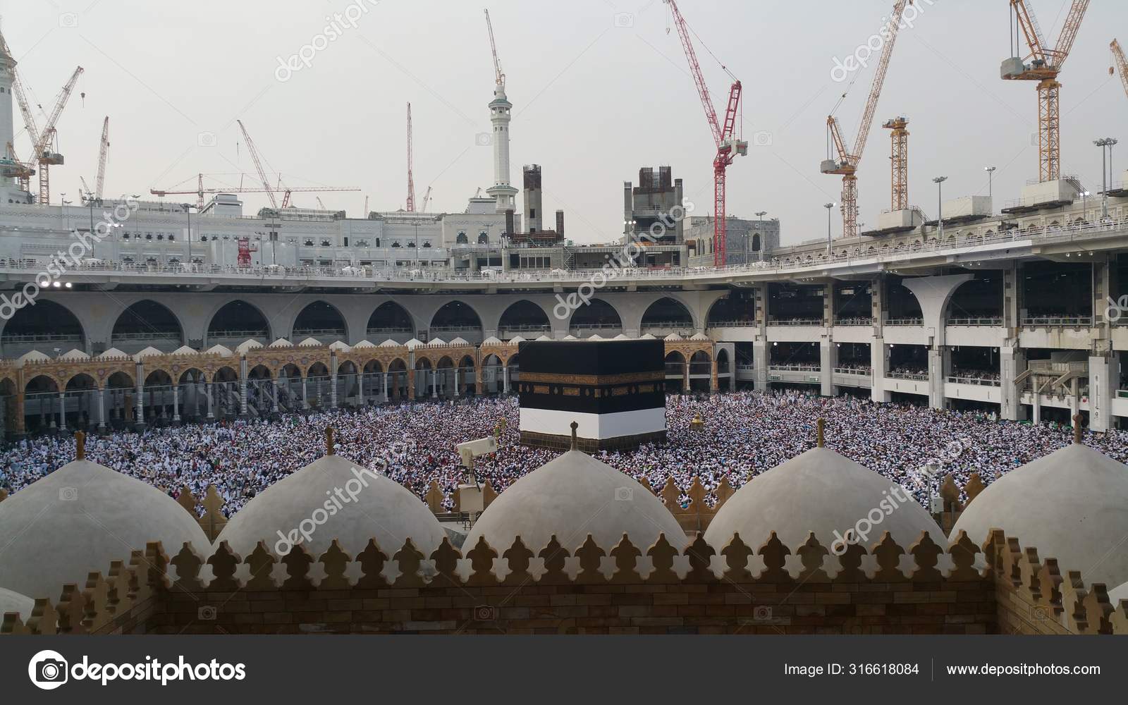 沙特阿拉伯的麦加 2016 年9 月 穆斯林朝圣者从所有o 图库社论照片