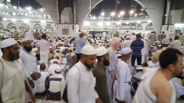 Mecca, Szaúd-Arábia, szeptember 2016 - minden o muzulmán zarándokok — Stock Fotó