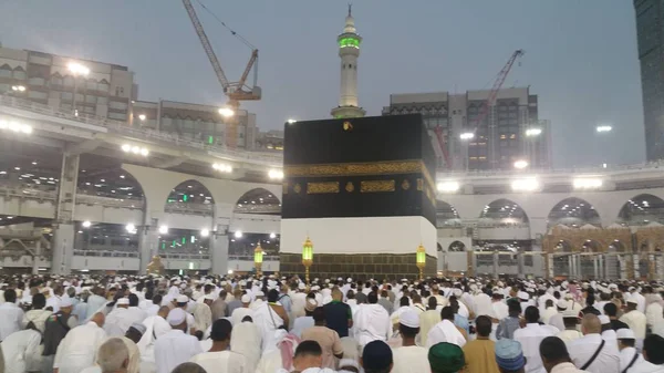 MECCA, ARABIA SAUDITA, septiembre 2016 - peregrinos musulmanes de todos o —  Fotos de Stock