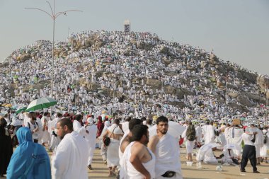 MECCA, SAUDI ARABIA, september 2016., Muslims at Mount Arafat (o clipart