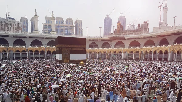 MECCA, ARABIA SAUDITA, septiembre 2016 - peregrinos musulmanes de todos o —  Fotos de Stock