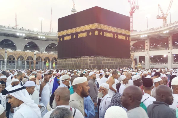 MECCA, SAUDI ARABIA, setembro 2016 - Peregrinos muçulmanos de todos os lugares — Fotografia de Stock