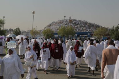 Mekke, Suudi Arabistan, Eylül 2016, Arafat Dağı 'ndaki Müslümanlar (o.