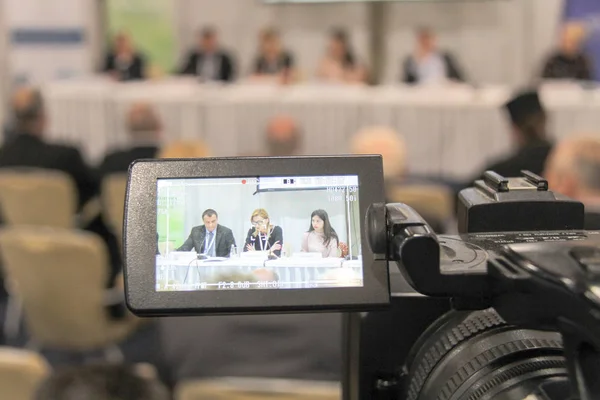 Businesspeople Video Conference Sitting Conference Room Hall — Stock Photo, Image