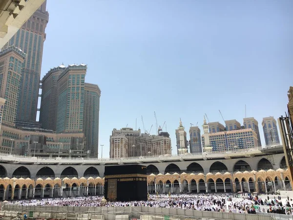 Mecca, Saudi Arabia, september 2016. - Мусульмани біля гори Арафат (o. — стокове фото