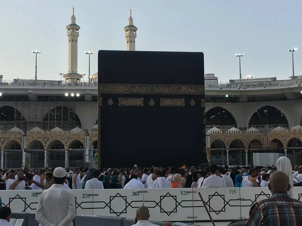 Mecca, Saudi Arabia, september 2016. - Мусульмани біля гори Арафат (o. — стокове фото