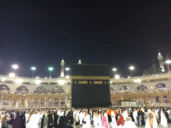 메카, 사우디 아라비아, 9 월 2016-전 람 모스크에 메카 또는 Umrah 메카에서 수행 하기 위해 모인 세계에서 회교도 순례자. — 스톡 사진