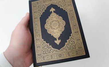 Kutsal İslam kitabı Kuran ve tespih.