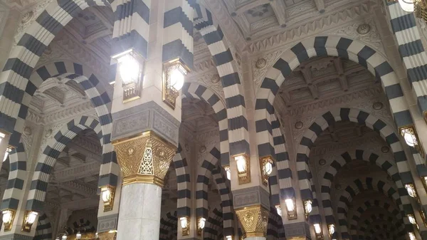 Al Madinah, Arabia Saudita, settembre 2016 masjid (moschea) nabawi — Foto Stock