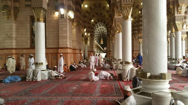 Al Madinah, Arábia Saudita, setembro 2016 masjid (mesquita) nabawi — Fotografia de Stock