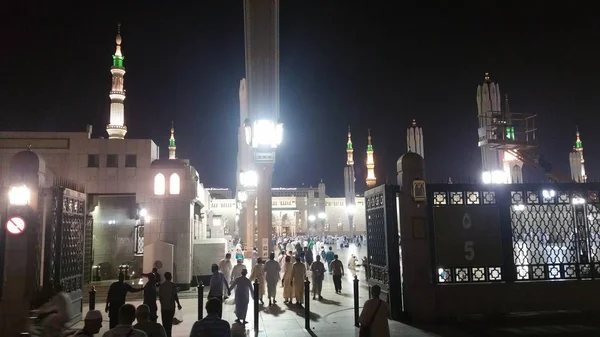 Al Madinah, Arabia Saudita, septiembre 2016 masjid (mezquita) nabawi — Foto de Stock