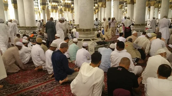 Al Madinah, Arábia Saudita, setembro 2016 masjid (mesquita) nabawi — Fotografia de Stock