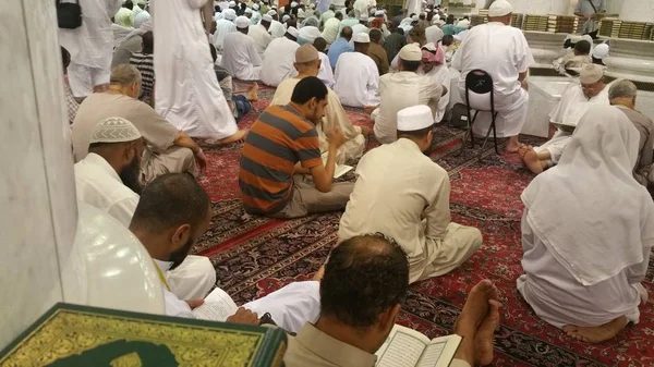 Al Madinah, Arábia Saudita, setembro 2016 masjid (mesquita) nabawi — Fotografia de Stock
