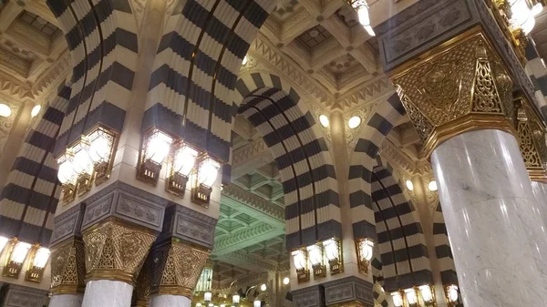 Al Madinah, Saúdská Arábie, září 2016 masdžid (mešita) nabawi — Stock fotografie