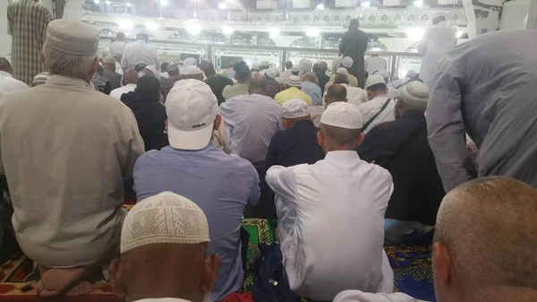 MECCA, SAUDI ARABIA, September 2016 - Muslim pilgrims — Stock Photo, Image