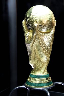 Saraybosna, Bosna-Hersek, Mart 2014 'te, Dünya Kupası Kupası' nın siyah Arkaplan Kupası, 1974 'te tanıtıldı. Malakit bazlı 18 karat altından yapılmış.. 