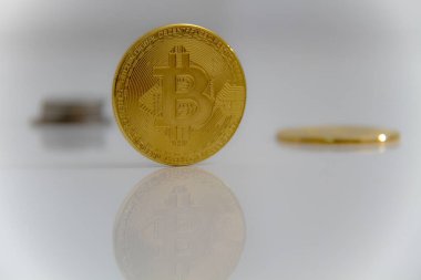 Bitcoin, Dijital Kripto Para - Bitcoin sembollü altın para